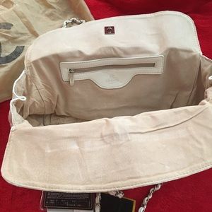 Soft leather Chanel bag for woman!